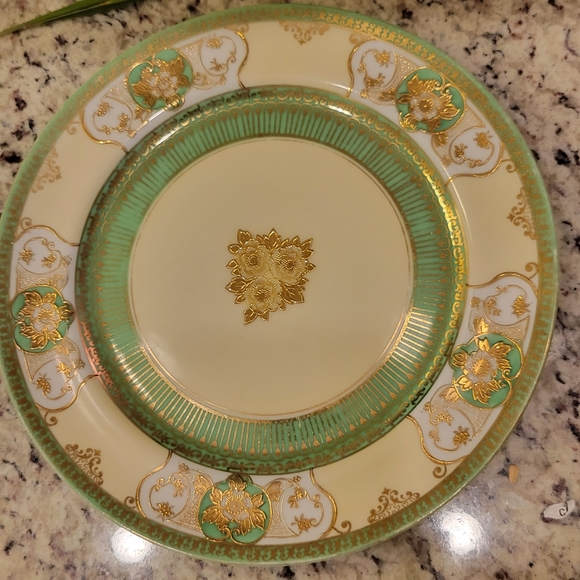 Vintage Beautiful Gold and Green Japanese Plate - Picture 2 of 7